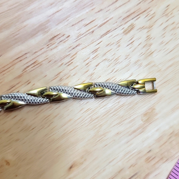 Snake Print Textured Design Bracelet Magnetic Dot Decoration Titanium Steel 8" - Picture 6 of 10